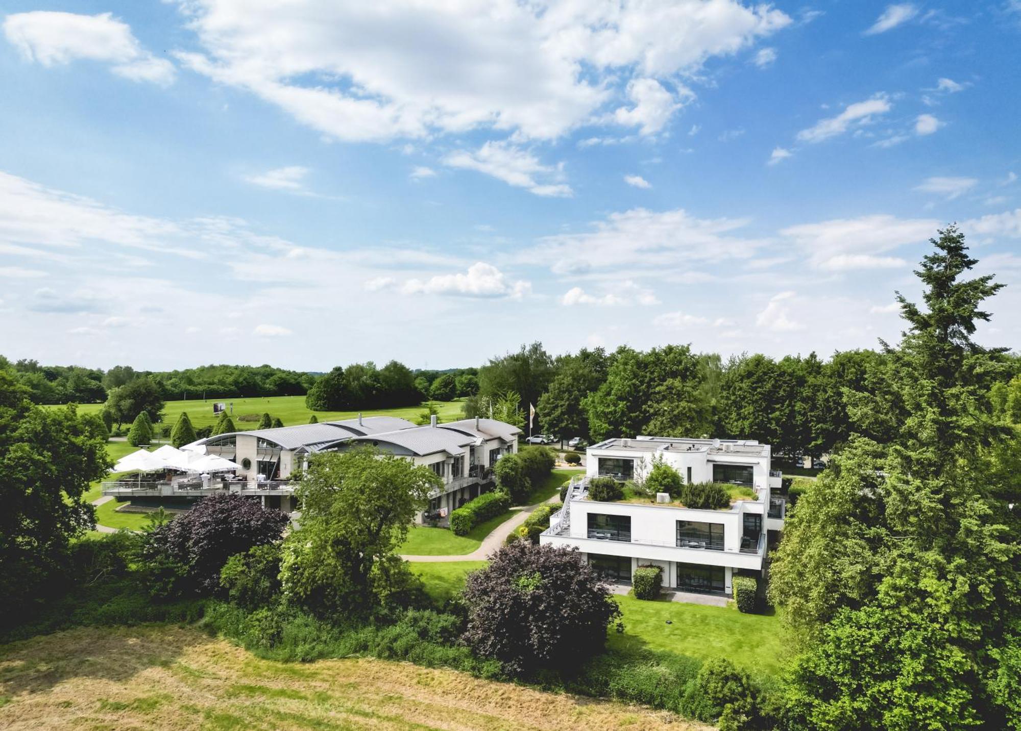 Golfhotel Gut Neuenhof Frondenberg Exterior photo